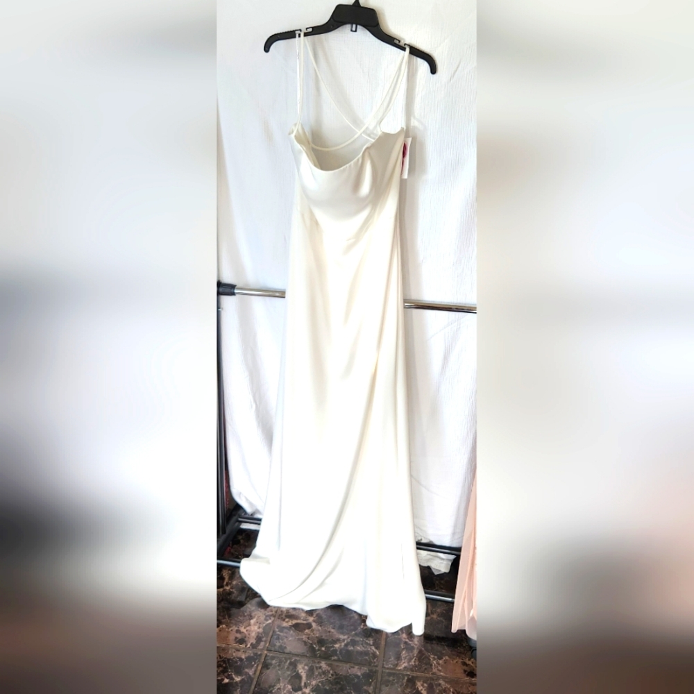 Hayley Paige Occasions Ivory Bridal Gown